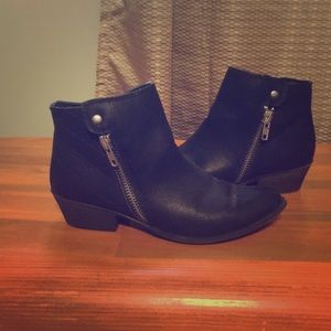 Leather black booties